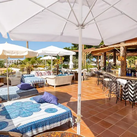 Club Paraiso Near Hard Rock By Interhome アデヘ