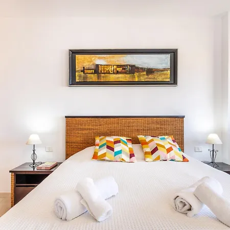 Club Paraiso Near Hard Rock By Interhome 아데제